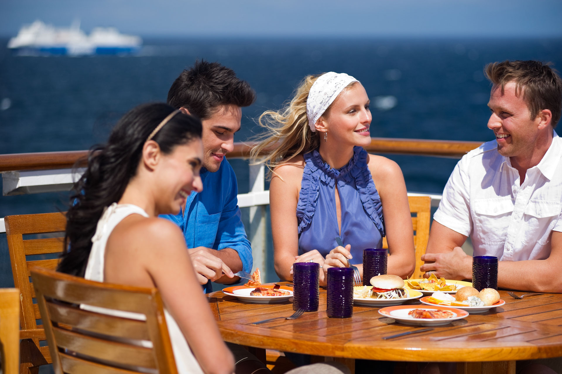 images/Ship photos/Infinity 無極號/6a_CEL_CS_Dining_on_the_Aft_Deck_1_edited.jpg